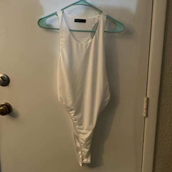 SHEIN Curve White Cutout Back Bodysuit  Size 1XL Spring Summer Basics Classic - Picture 1 of 9
